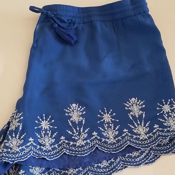 LOFT Pants - LOFT Embroidered Soft Short Sz XL